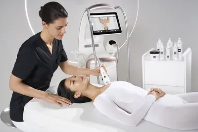 Séance visage personnalisée pour des résultats minceur Cellu M6 Infinity